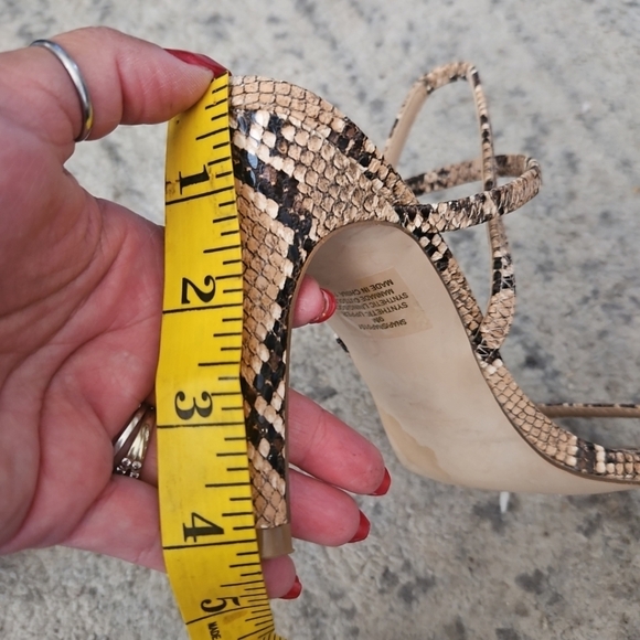 Steve Madden Womens Snakeskin Print Faux Snap Strappy Heel 9 - Picture 11 of 11